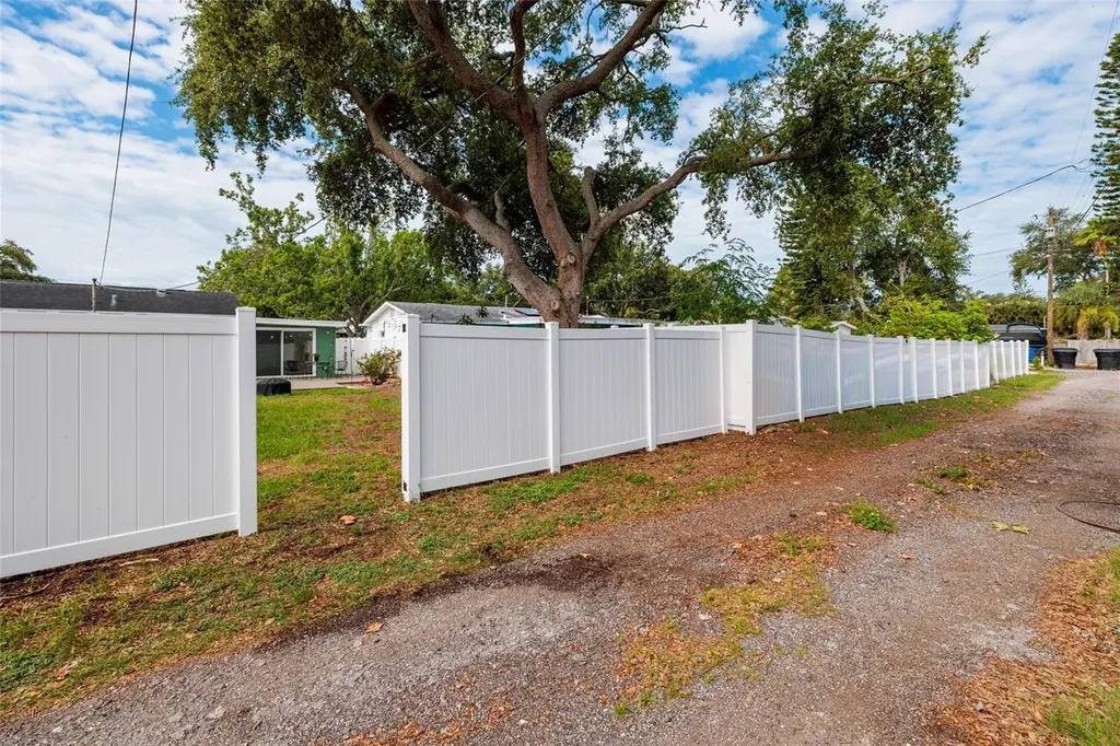 661 63rd Avenue S St Petersburg FL 33705