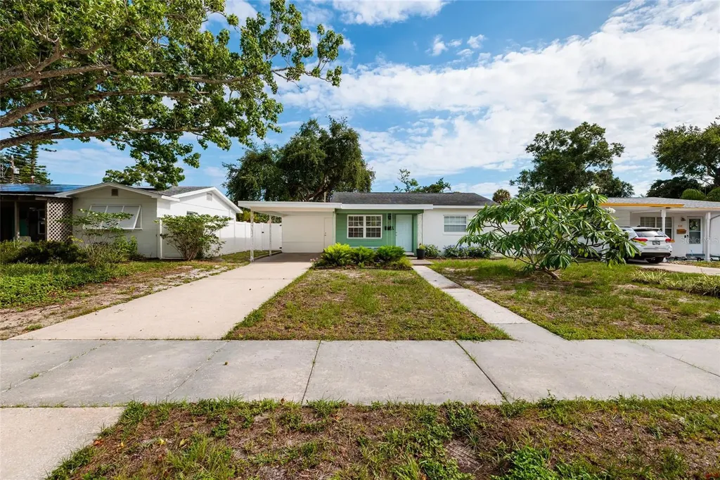 661 63rd Avenue S St Petersburg FL 33705