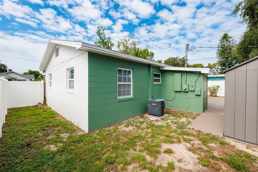 661 63rd Avenue S St Petersburg FL 33705