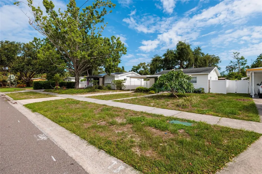 661 63rd Avenue S St Petersburg FL 33705