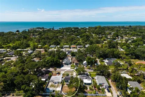 661 63rd Avenue S St Petersburg FL 33705