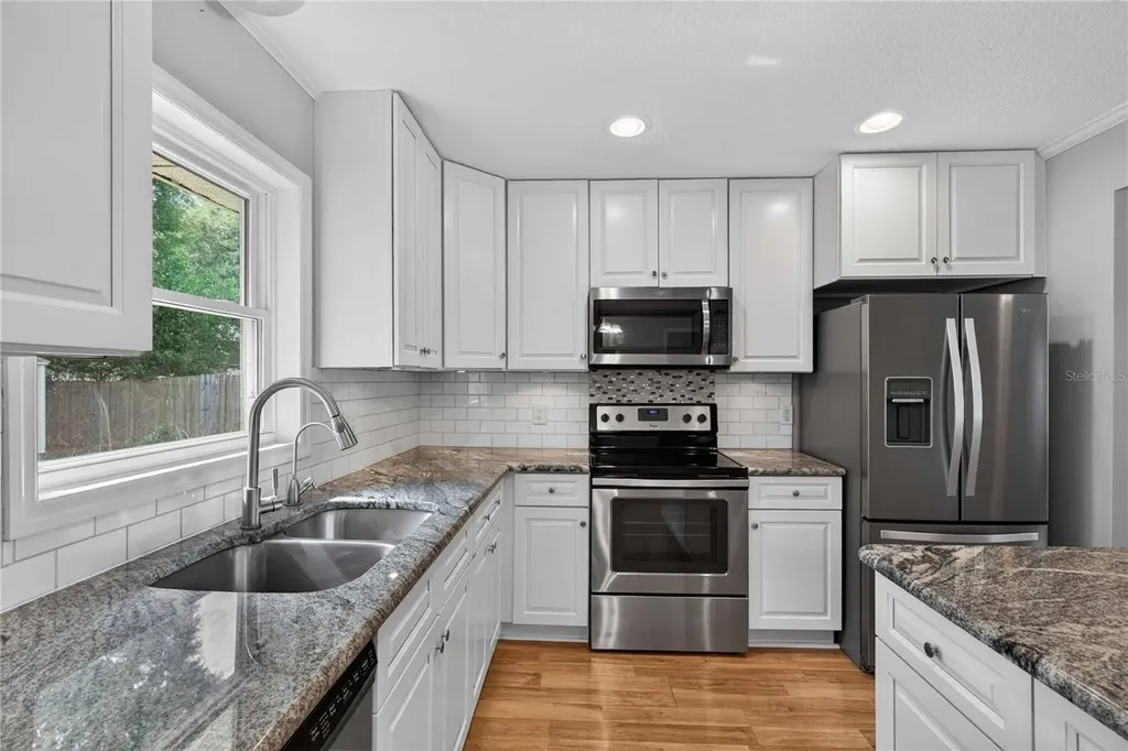 27638 Lisa Drive Tavares FL 32778