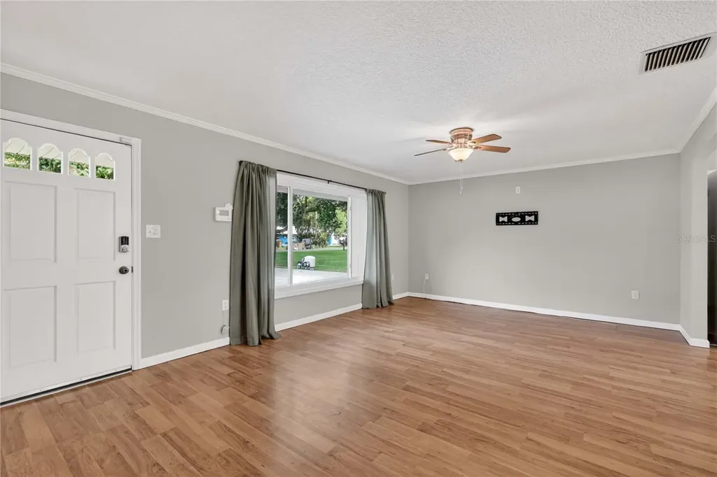27638 Lisa Drive Tavares FL 32778