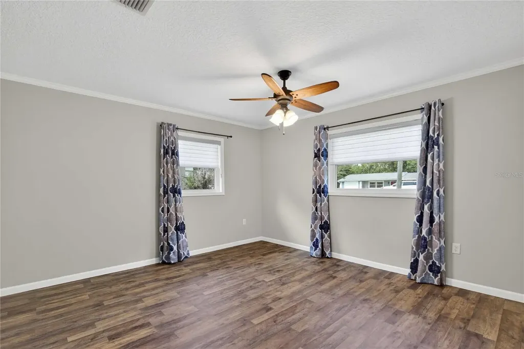 27638 Lisa Drive Tavares FL 32778