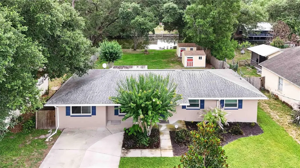 27638 Lisa Drive Tavares FL 32778