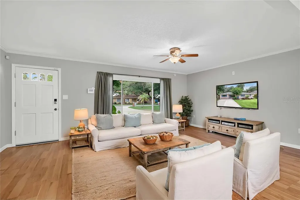 27638 Lisa Drive Tavares FL 32778