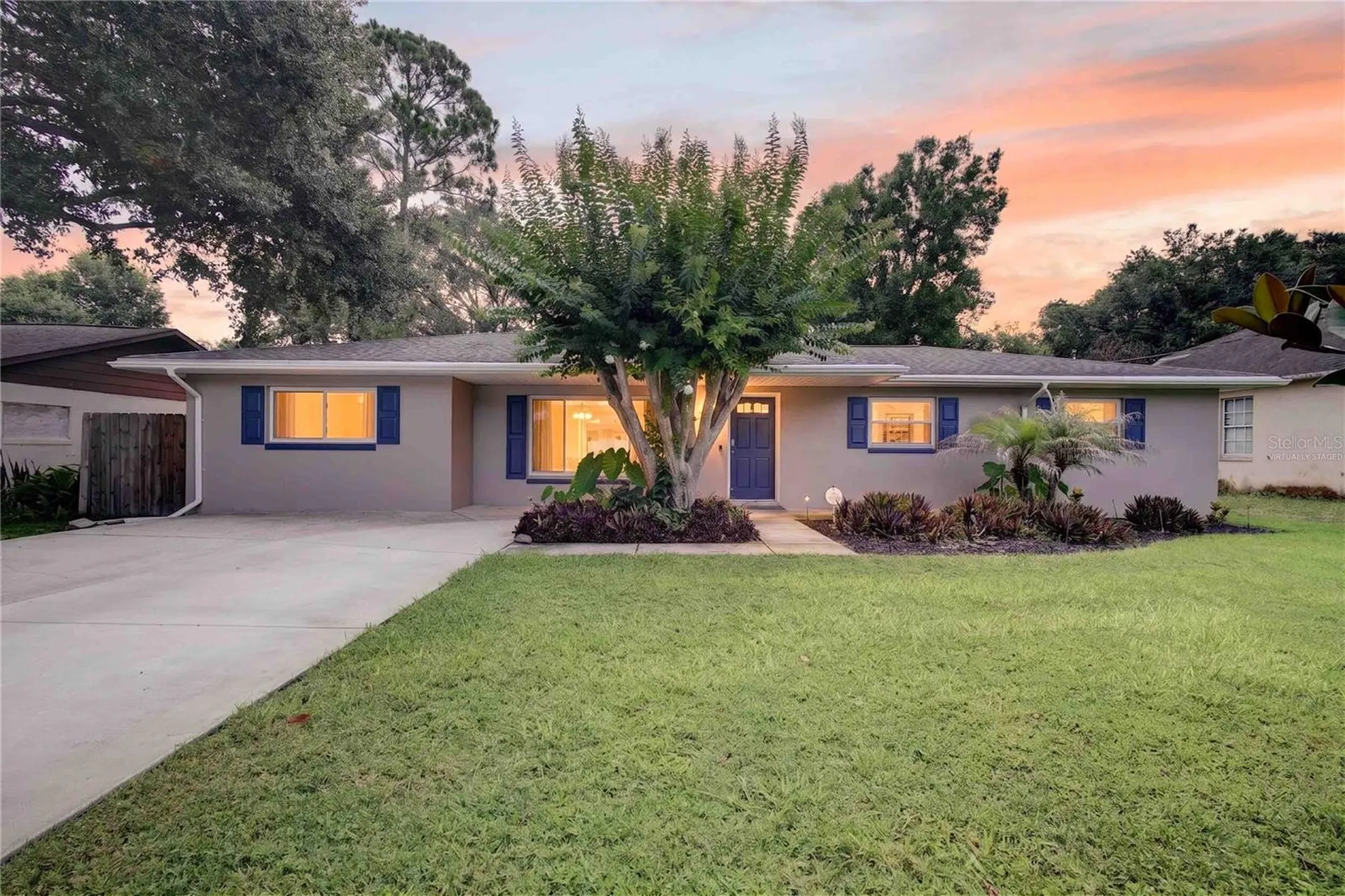27638 Lisa Drive Tavares FL 32778