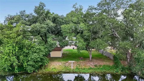 27638 Lisa Drive Tavares FL 32778