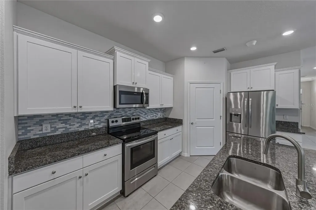 12322 Eastpointe Drive Dade City FL 33525