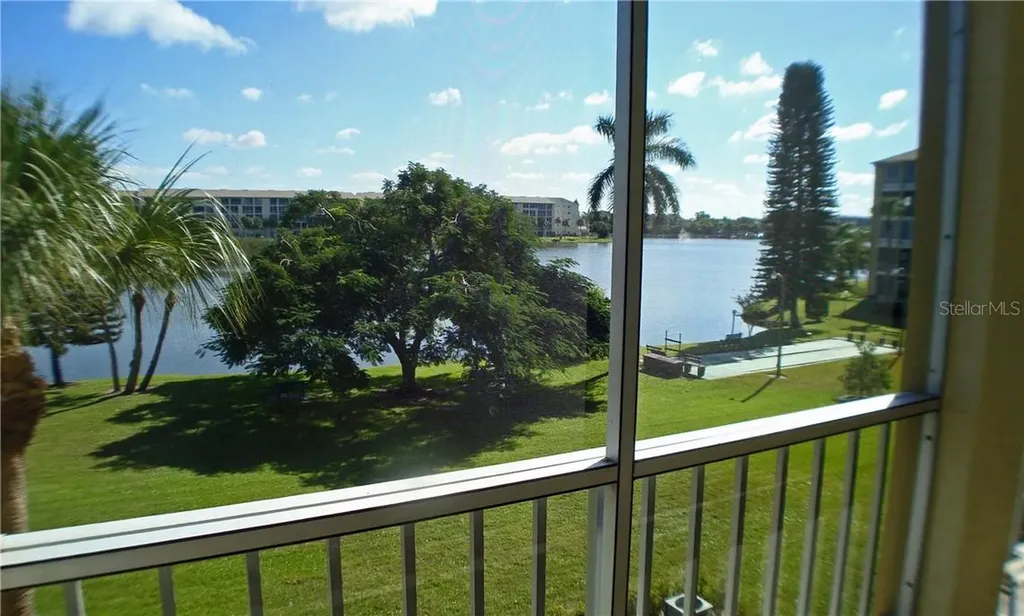 3668 Lake Bayshore Drive Bradenton FL 34205