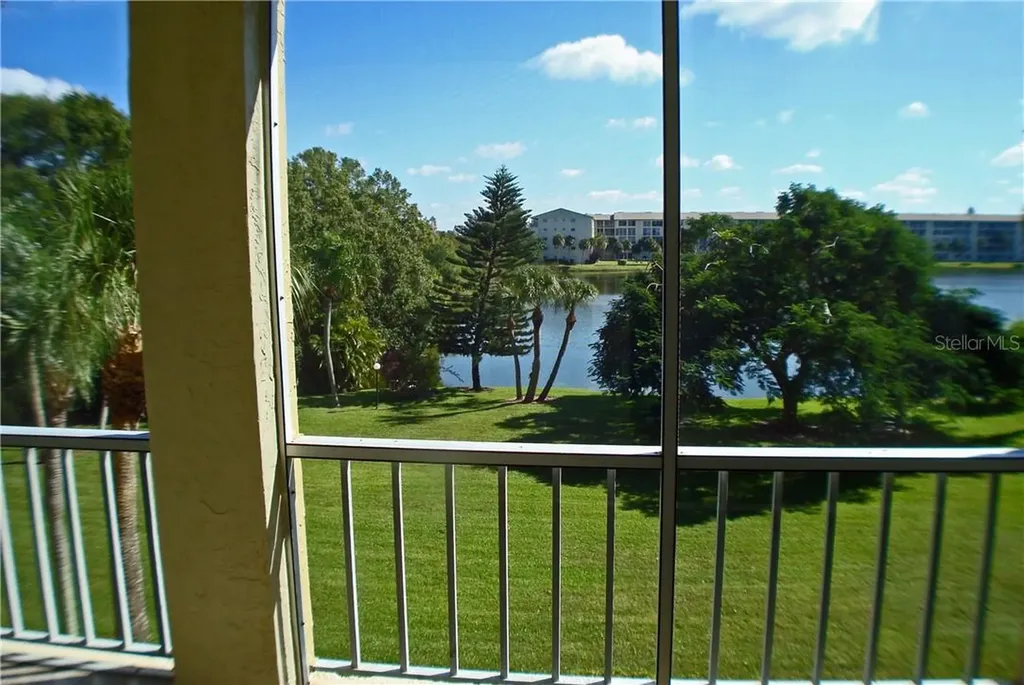 3668 Lake Bayshore Drive Bradenton FL 34205