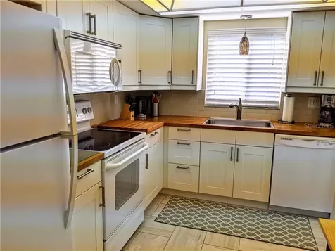 3668 Lake Bayshore Drive Bradenton FL 34205