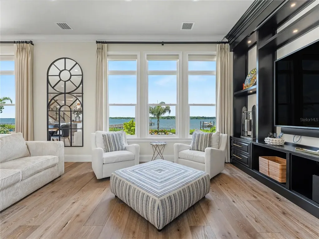 732 Shore Drive E Oldsmar FL 34677
