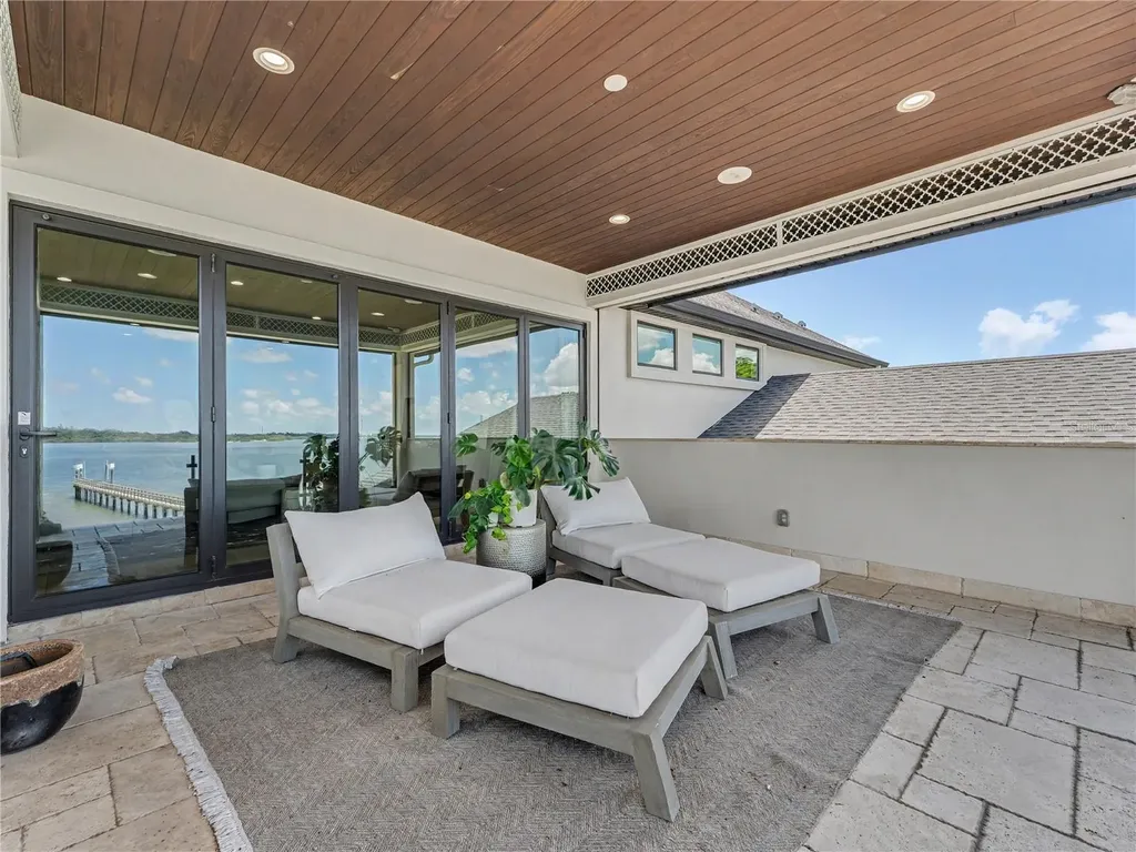 732 Shore Drive E Oldsmar FL 34677