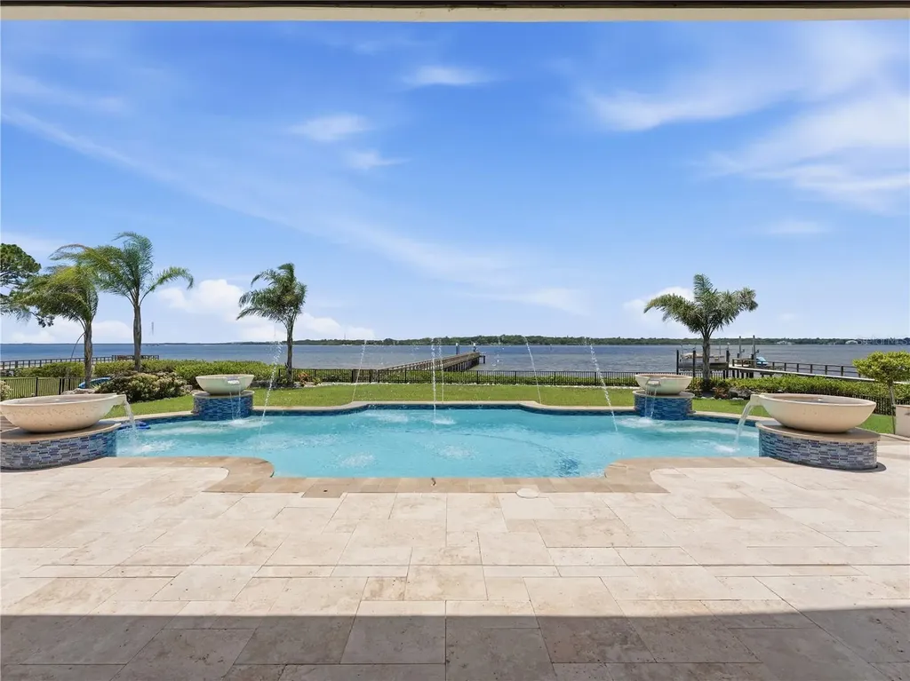 732 Shore Drive E Oldsmar FL 34677