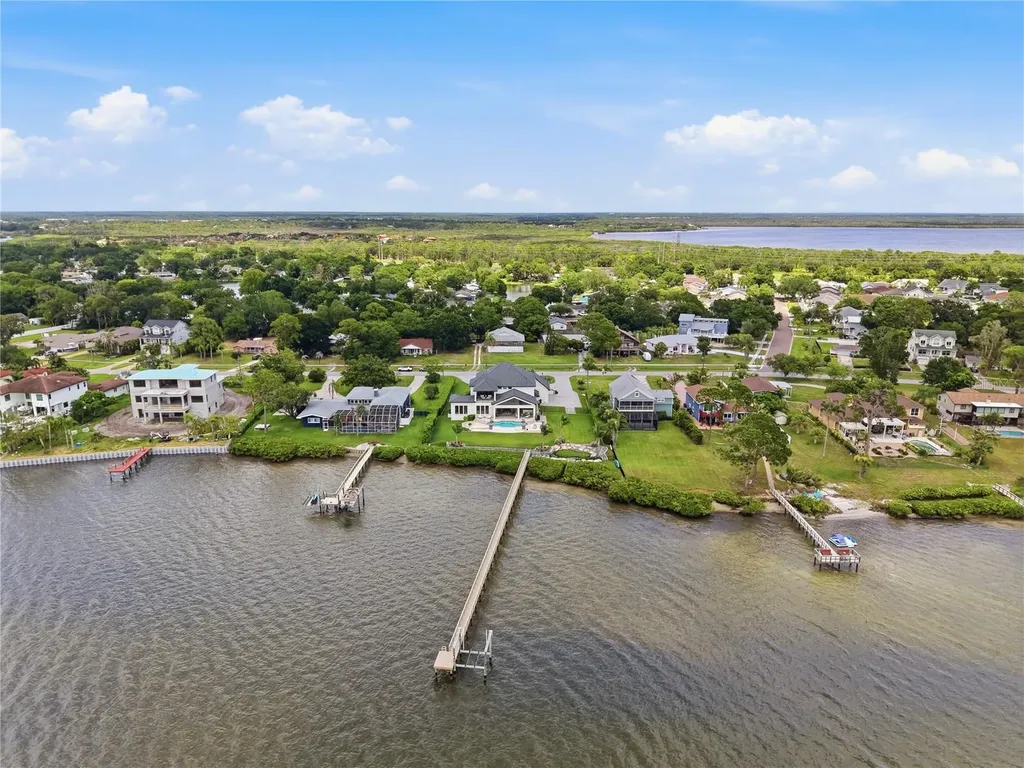 732 Shore Drive E Oldsmar FL 34677