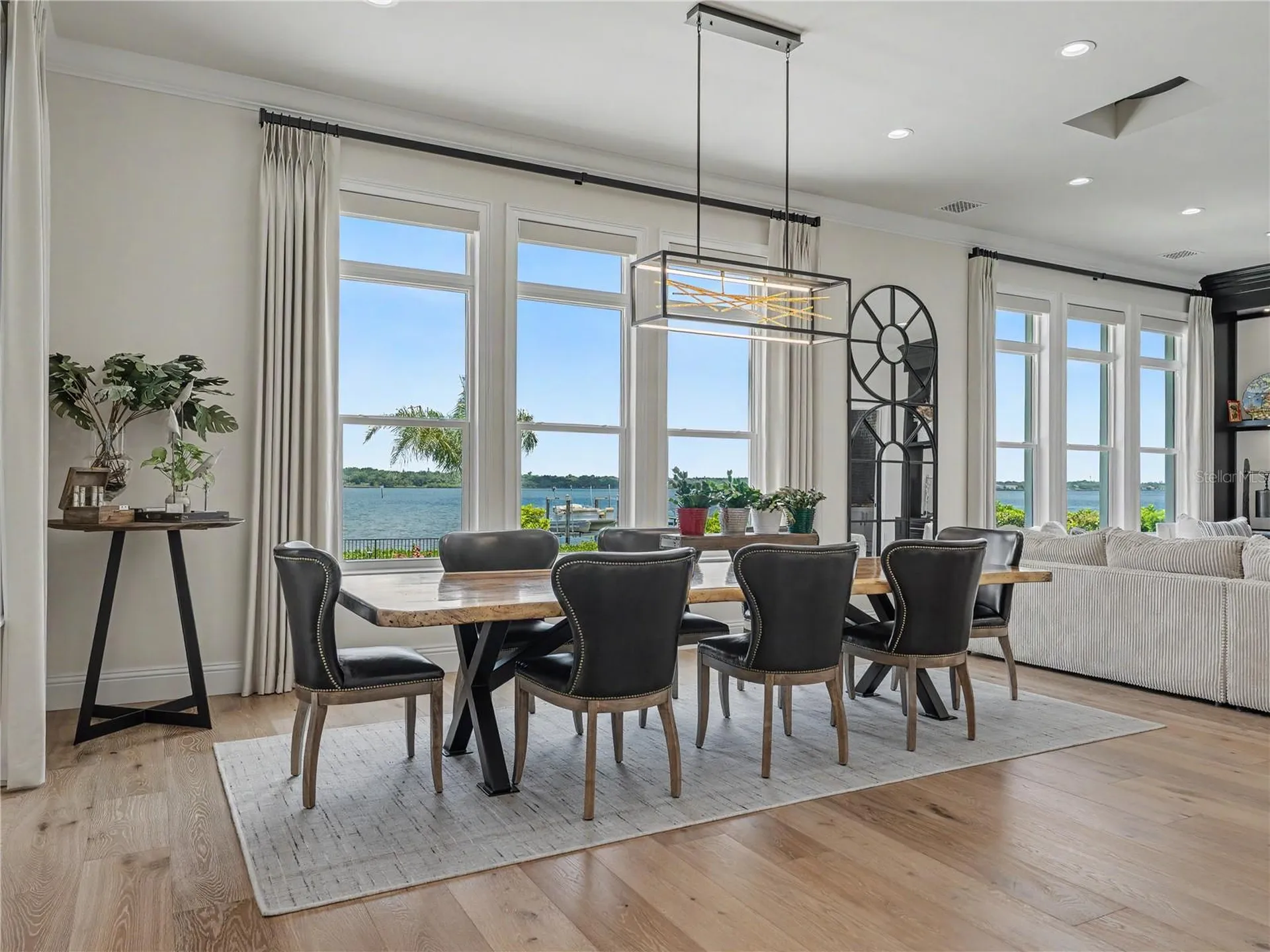 732 Shore Drive E Oldsmar FL 34677