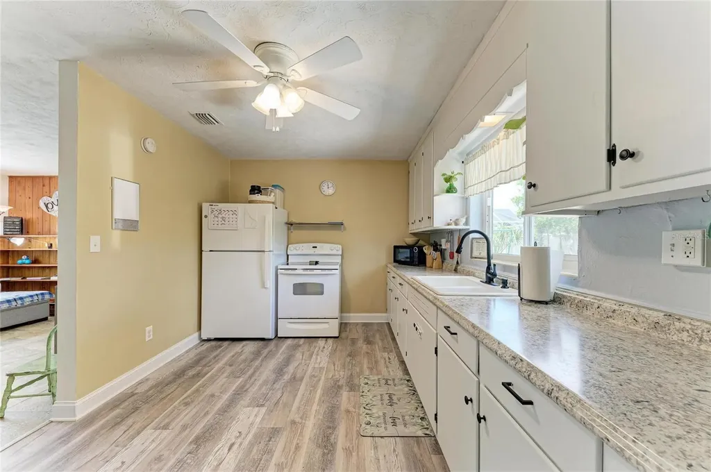 5510 21st Street Court W Bradenton FL 34207
