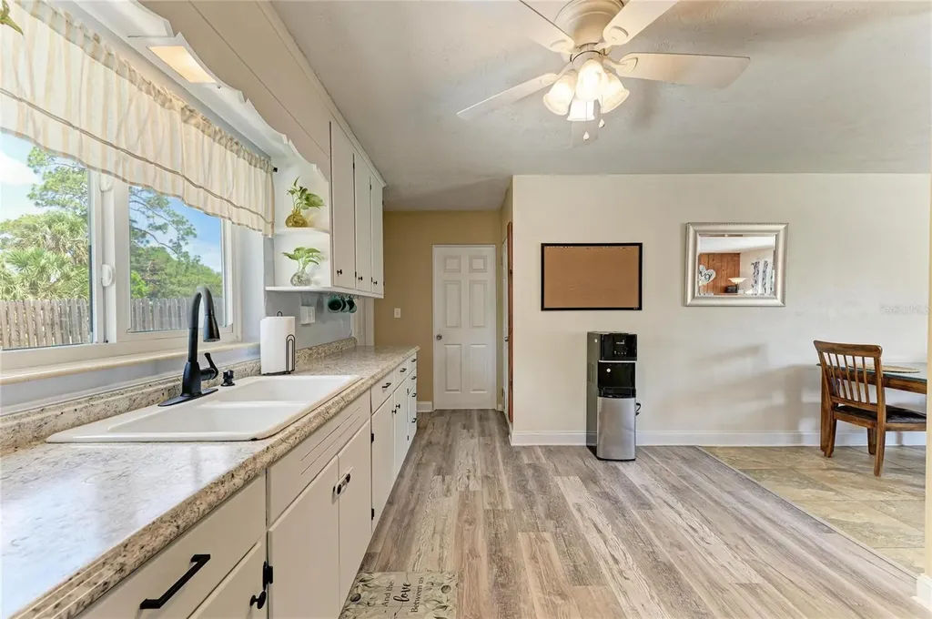 5510 21st Street Court W Bradenton FL 34207