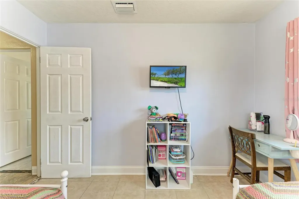 5510 21st Street Court W Bradenton FL 34207