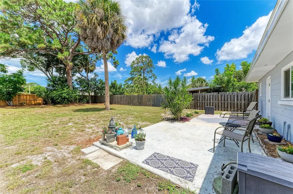 5510 21st Street Court W Bradenton FL 34207