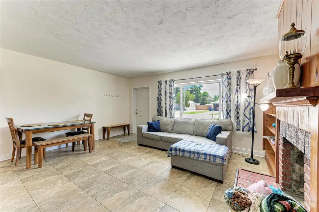 5510 21st Street Court W Bradenton FL 34207