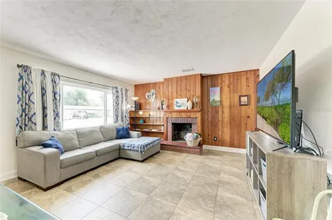 5510 21st Street Court W Bradenton FL 34207