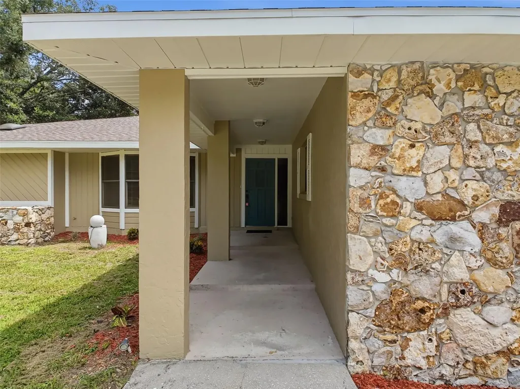162 W Massachusetts Street Hernando FL 34442