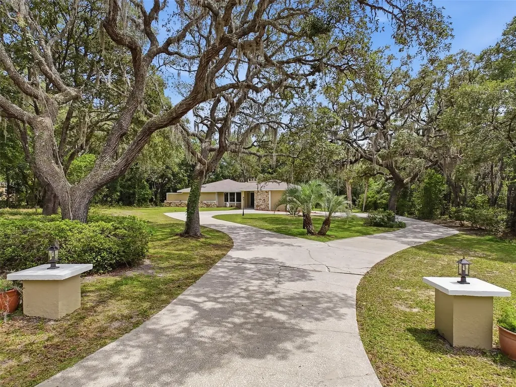 162 W Massachusetts Street Hernando FL 34442