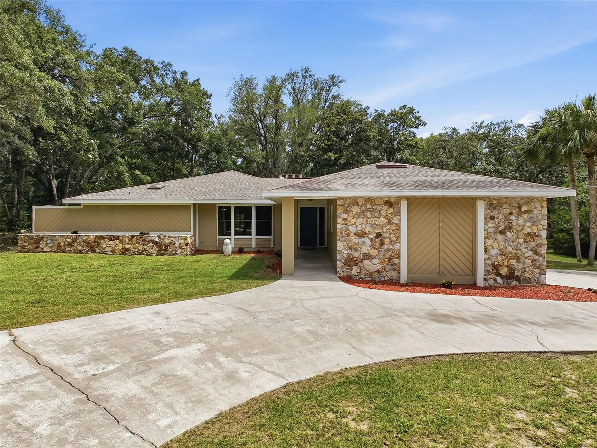 162 W Massachusetts Street Hernando FL 34442