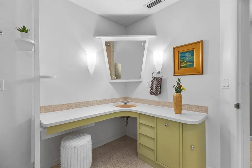 2605 Botany Avenue Sarasota FL 34239