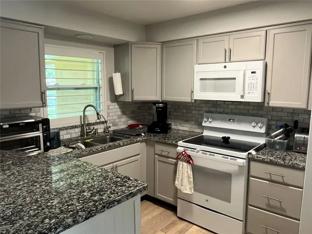 1610 Juno Trail Astor FL 32102