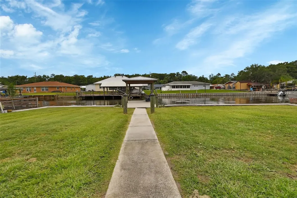1610 Juno Trail Astor FL 32102
