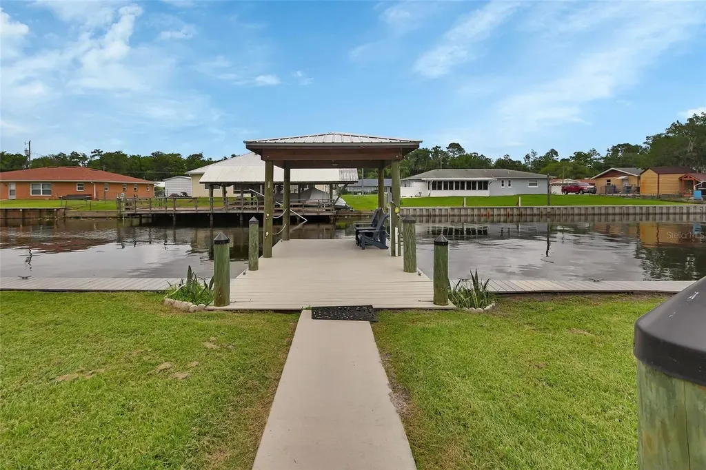 1610 Juno Trail Astor FL 32102