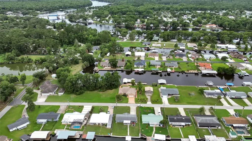 1610 Juno Trail Astor FL 32102
