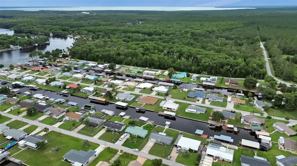 1610 Juno Trail Astor FL 32102
