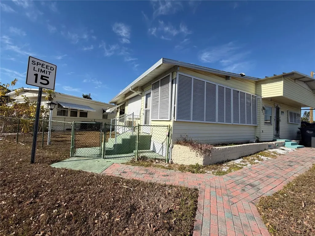 503 51st Avenue Plaza W Bradenton FL 34207