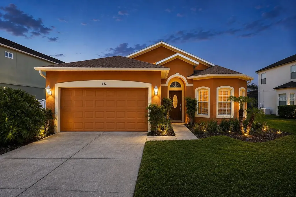 872 Sussex Drive Davenport FL 33896