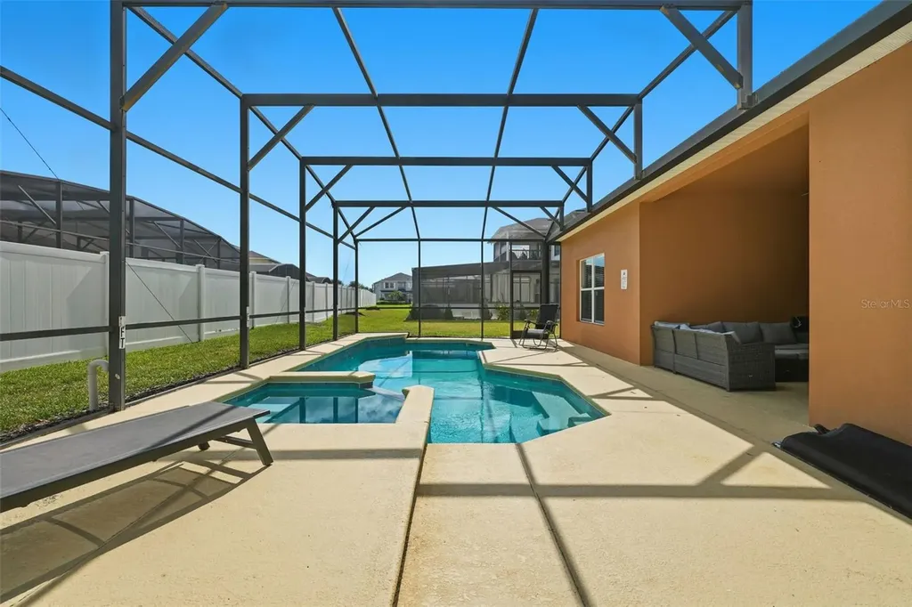 872 Sussex Drive Davenport FL 33896