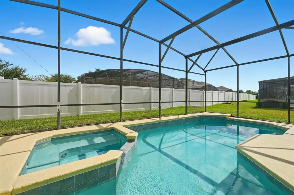 872 Sussex Drive Davenport FL 33896