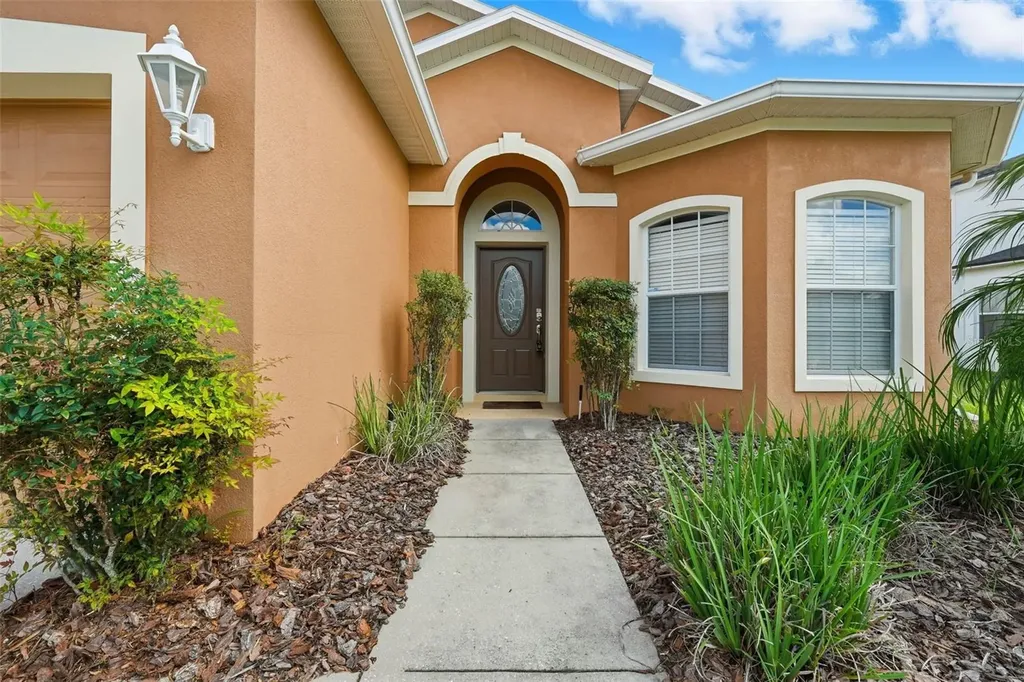 872 Sussex Drive Davenport FL 33896