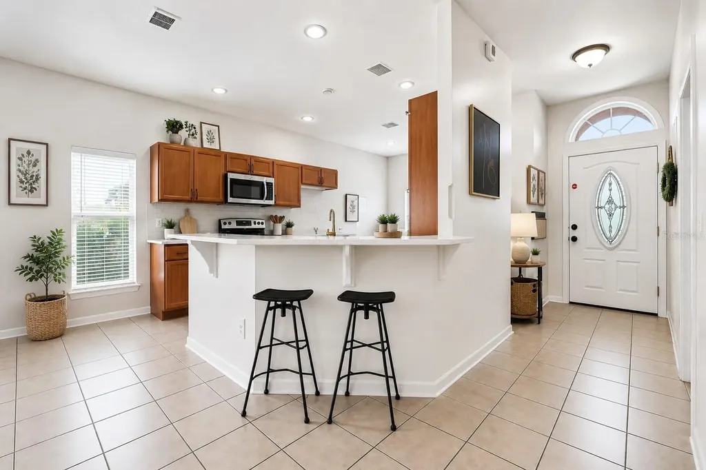 872 Sussex Drive Davenport FL 33896