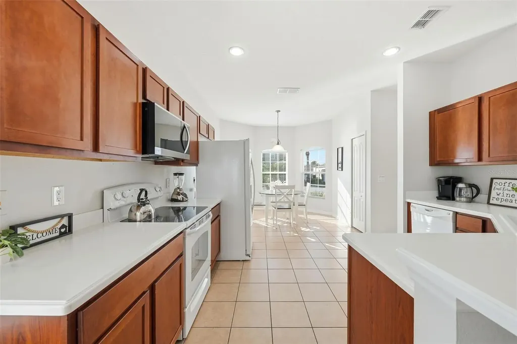 872 Sussex Drive Davenport FL 33896