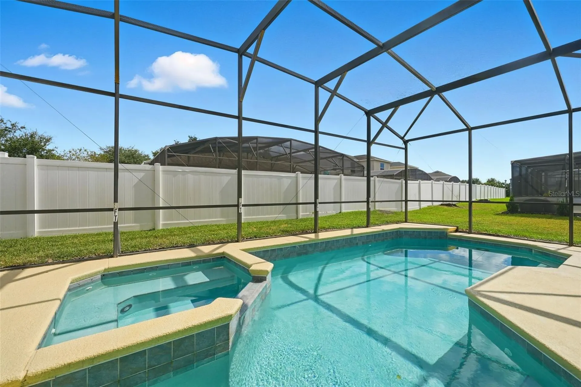 872 Sussex Drive Davenport FL 33896