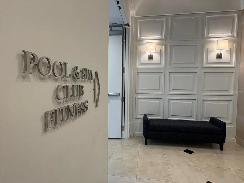 1350 Main Street Sarasota FL 34236