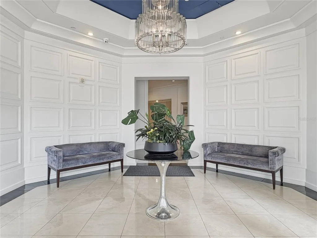 1350 Main Street Sarasota FL 34236