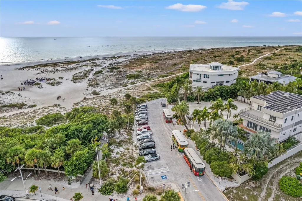 1350 Main Street Sarasota FL 34236