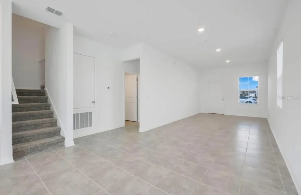 2550 Skyline Loop Kissimmee FL 34758