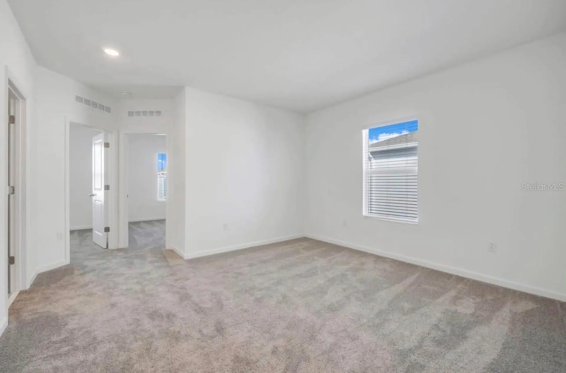 2550 Skyline Loop Kissimmee FL 34758