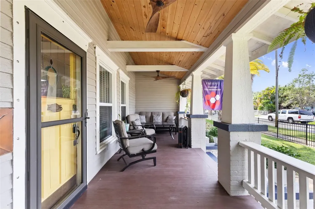 215 9th Avenue NE St Petersburg FL 33701